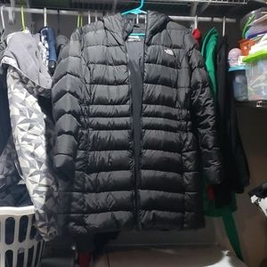 North face parka, the zipper is broken